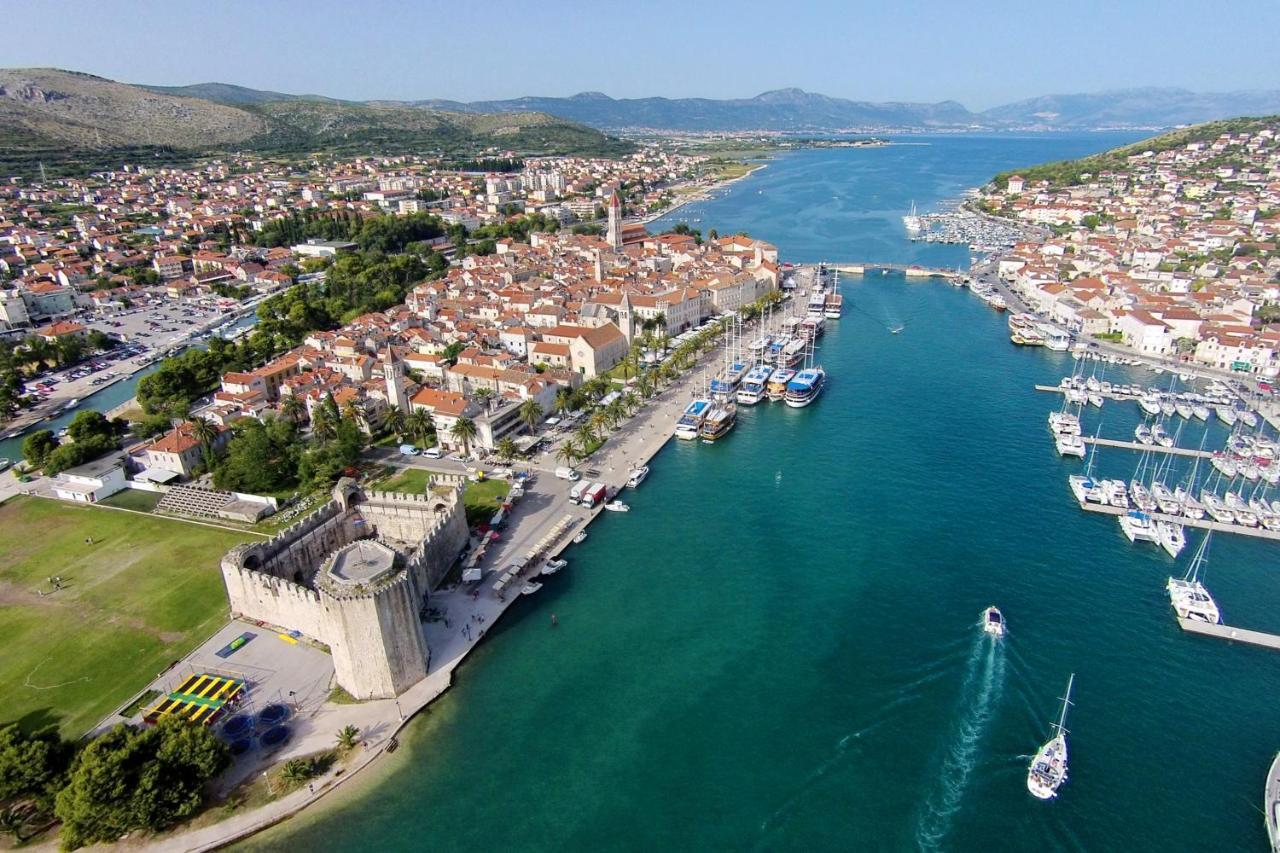 Apartments By The Sea Trogir - 15011 Extérieur photo